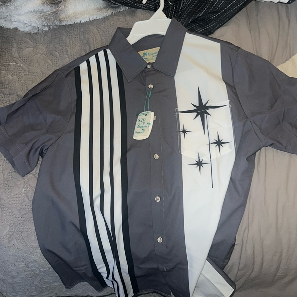 BRAND NEW MENS BUTTON DOWN (Large)